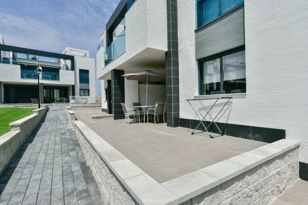 Oasis Beach IX Torrevieja Exterior photo